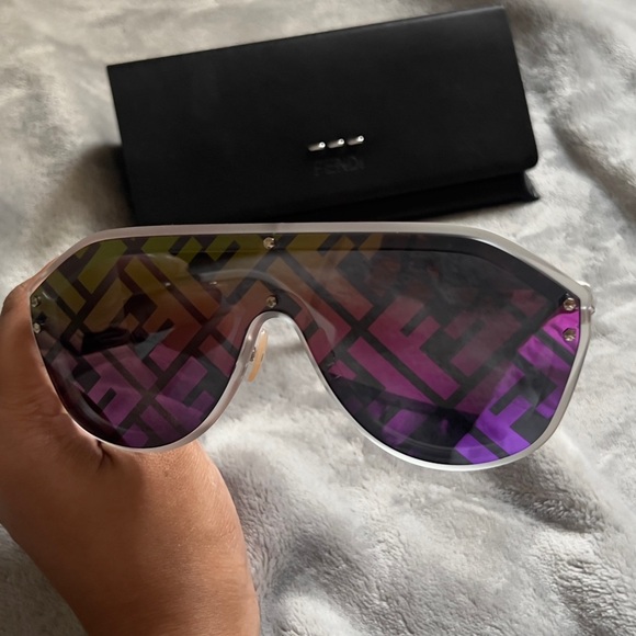 Fendi monogram Fabulous Shield Sunglasses FF
M0039/G/S Multicolor NEVER WORN❗️ - Picture 9 of 9